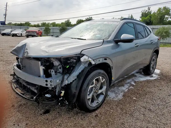 KL77LHEP8SC189585 2025 CHEVROLET TRAX - Image 1