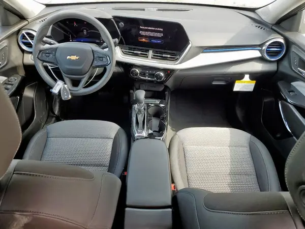 KL77LHEP8SC189585 2025 CHEVROLET TRAX - Image 8