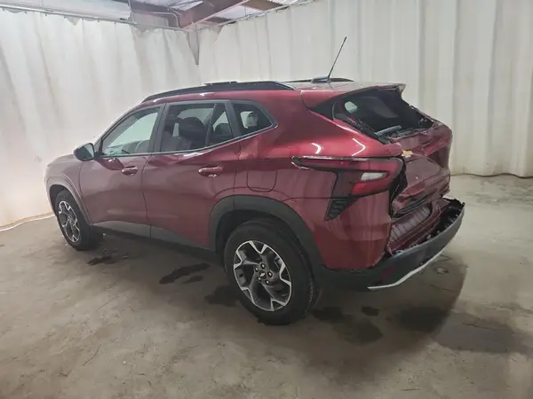 KL77LHEP8SC192602 2025 CHEVROLET TRAX - Image 2