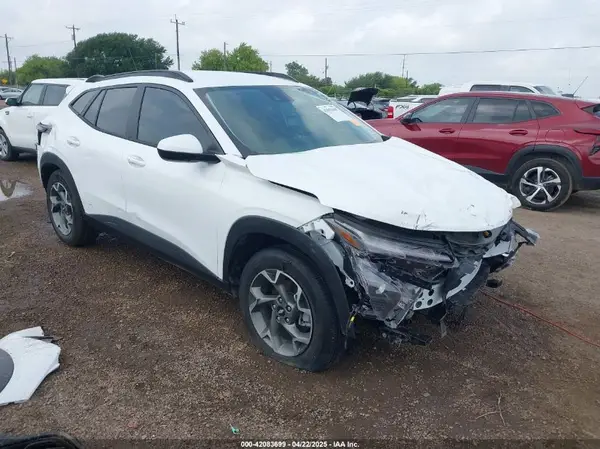 KL77LHEP8SC193121 2025 CHEVROLET TRAX - Image 1