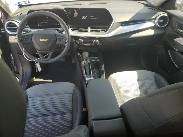 KL77LHEP8SC197640 2025 CHEVROLET TRAX - Image 8