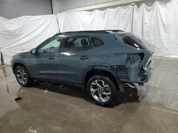 KL77LHEP8SC201864 2025 CHEVROLET TRAX - Image 2