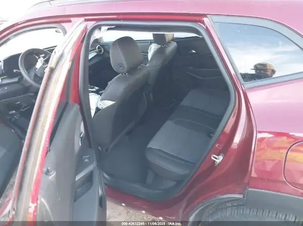 KL77LHEP8SC204084 2025 CHEVROLET TRAX - Image 8