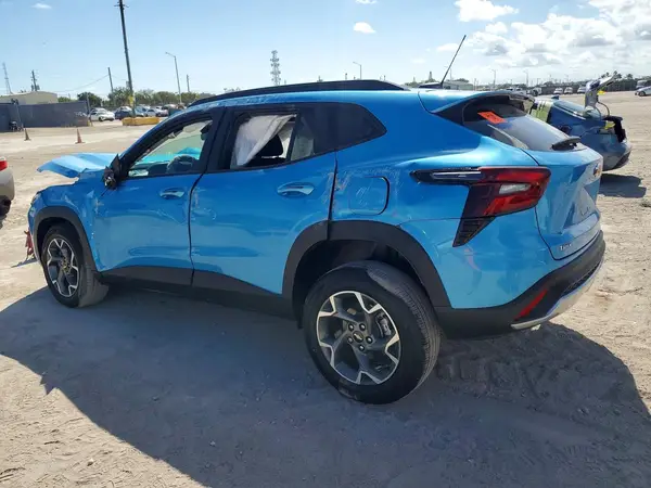 KL77LHEP8SC204294 2025 CHEVROLET TRAX - Image 2