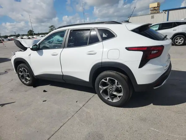 KL77LHEP8SC213819 2025 CHEVROLET TRAX - Image 2