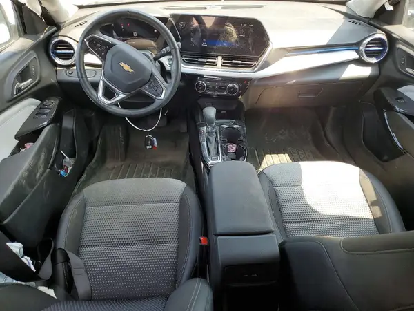 KL77LHEP8SC216333 2025 CHEVROLET TRAX - Image 8
