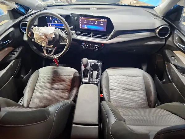 KL77LHEP8SC220219 2025 CHEVROLET TRAX - Image 8