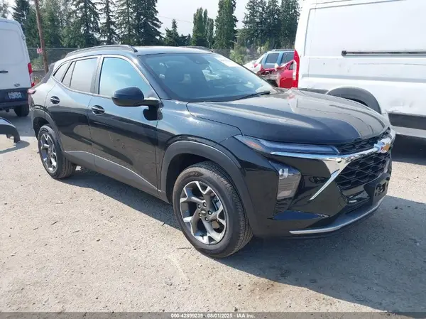 KL77LHEP8SC224352 2025 CHEVROLET TRAX - Image 1