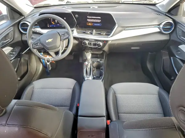 KL77LHEP8SC229390 2025 CHEVROLET TRAX - Image 8