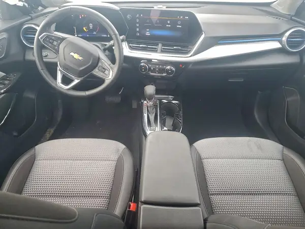 KL77LHEP8SC236596 2025 CHEVROLET TRAX - Image 8