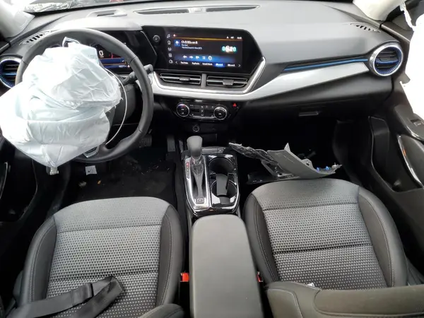 KL77LHEP8SC237280 2025 CHEVROLET TRAX - Image 8