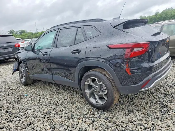 KL77LHEP8SC238171 2025 CHEVROLET TRAX - Image 2