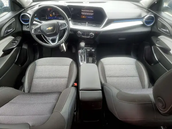 KL77LHEP8SC238171 2025 CHEVROLET TRAX - Image 8