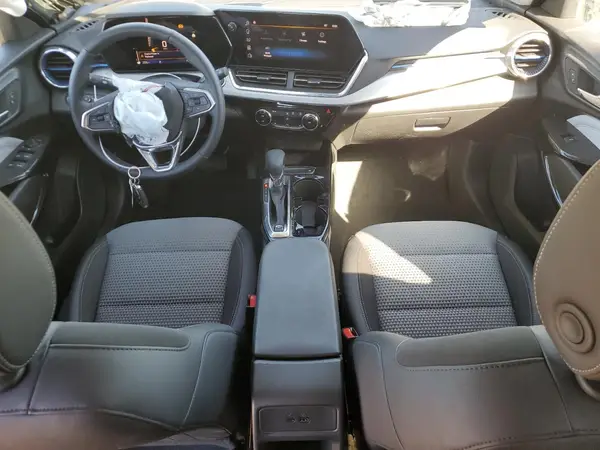 KL77LHEP8SC246822 2025 CHEVROLET TRAX - Image 8