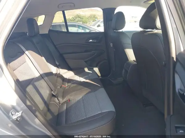 KL77LHEP8SC257013 2025 CHEVROLET TRAX - Image 8