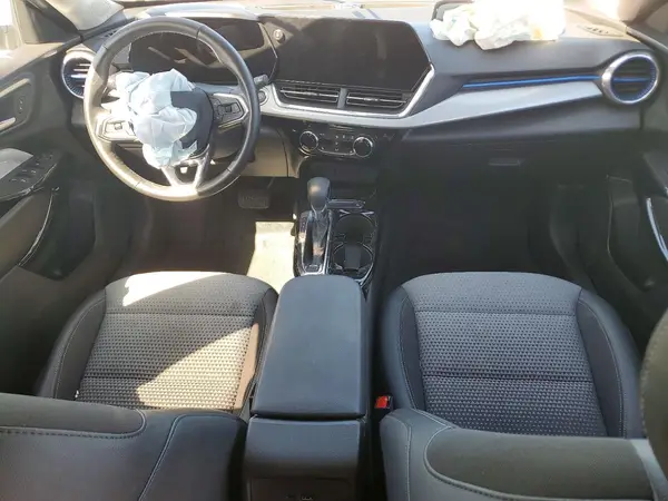 KL77LHEP8SC257786 2025 CHEVROLET TRAX - Image 8