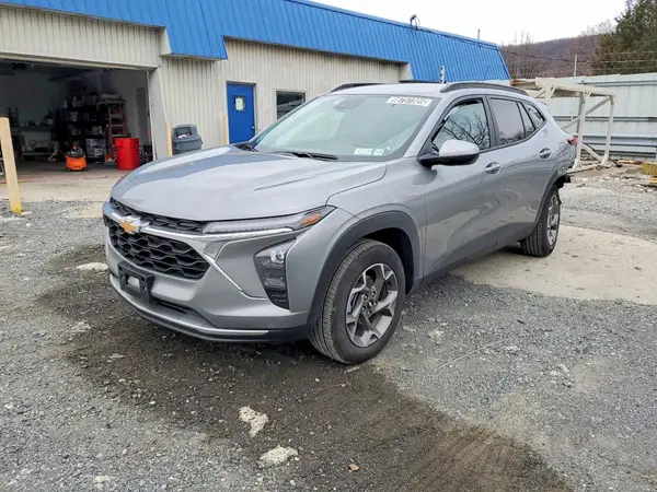 KL77LHEP8SC263118 2025 CHEVROLET TRAX - Image 1