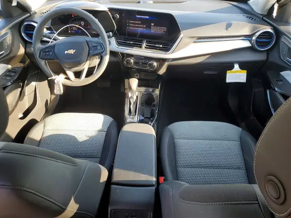 KL77LHEP8SC269582 2025 CHEVROLET TRAX - Image 8