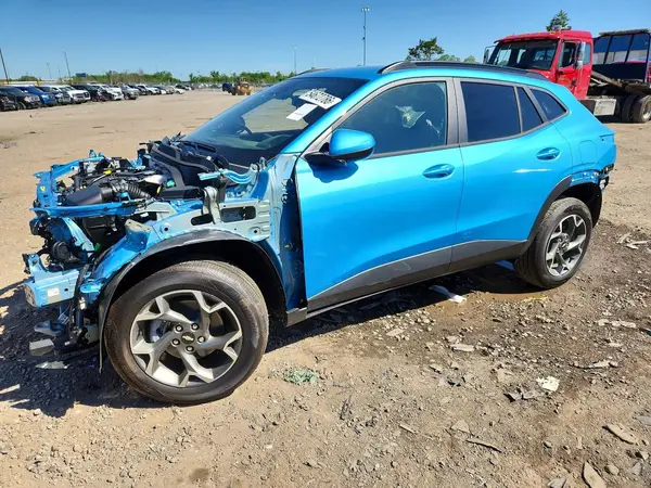 KL77LHEP8SC270831 2025 CHEVROLET TRAX - Image 1