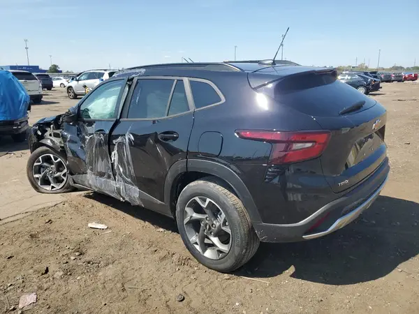 KL77LHEP8SC272952 2025 CHEVROLET TRAX - Image 2