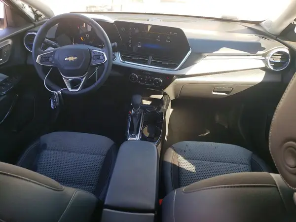 KL77LHEP8SC283062 2025 CHEVROLET TRAX - Image 8
