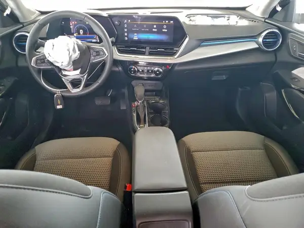 KL77LHEP8SC285619 2025 CHEVROLET TRAX - Image 8