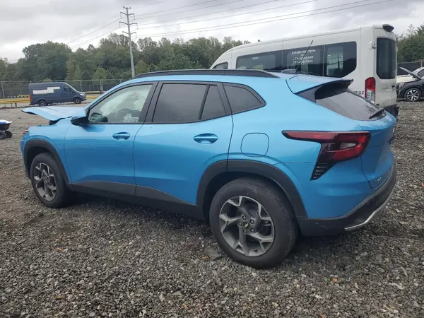 KL77LHEP8SC306758 2025 CHEVROLET TRAX - Image 2