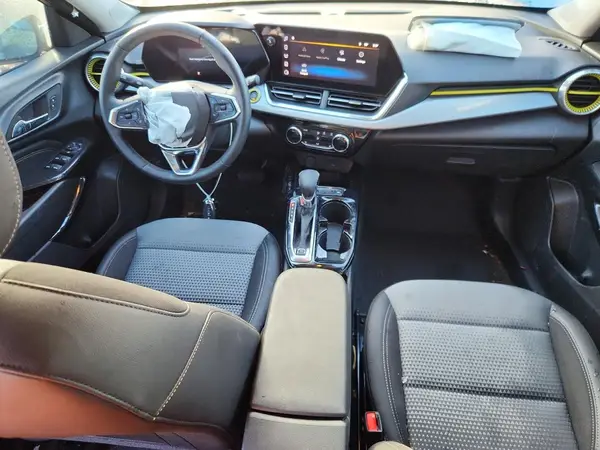 KL77LHEP8SC324340 2025 CHEVROLET TRAX - Image 8