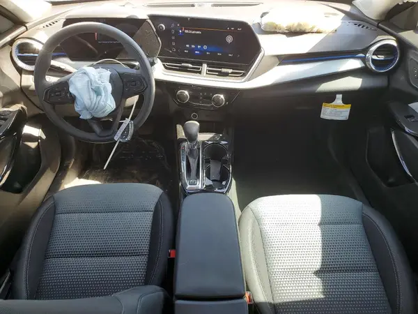 KL77LHEP8SC329733 2025 CHEVROLET TRAX - Image 8