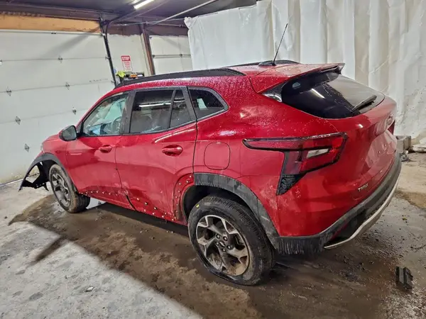 KL77LHEP8TC042135 2026 CHEVROLET TRAX - Image 2