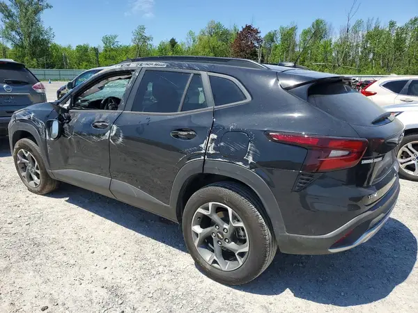 KL77LHEP8TC078486 2026 CHEVROLET TRAX - Image 2
