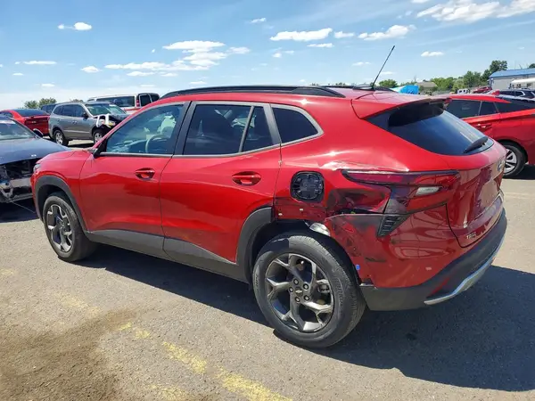 KL77LHEP8TC093179 2026 CHEVROLET TRAX - Image 2