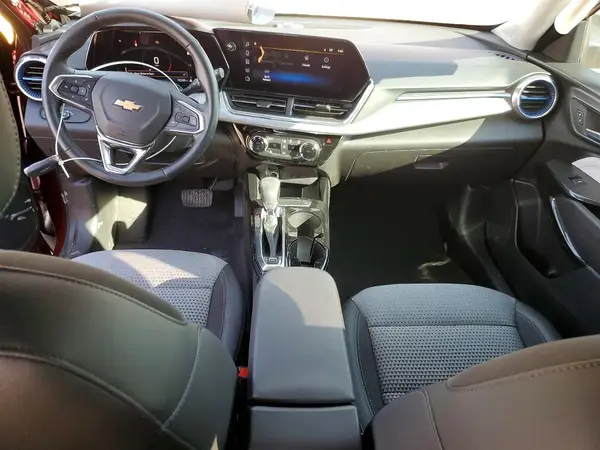 KL77LHEP9SC011569 2025 CHEVROLET TRAX - Image 8