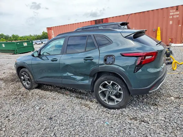 KL77LHEP9SC031661 2025 CHEVROLET TRAX - Image 2