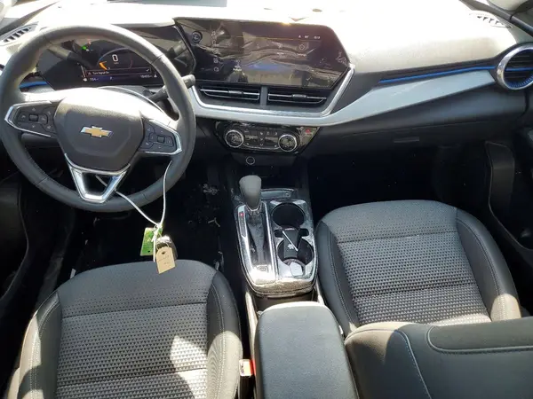 KL77LHEP9SC032292 2025 CHEVROLET TRAX - Image 8