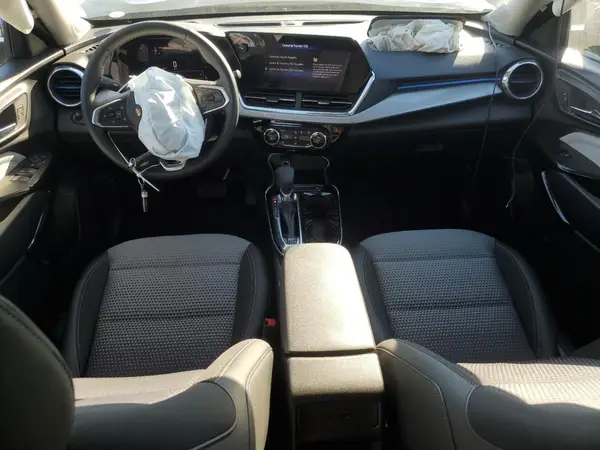 KL77LHEP9SC040876 2025 CHEVROLET TRAX - Image 8
