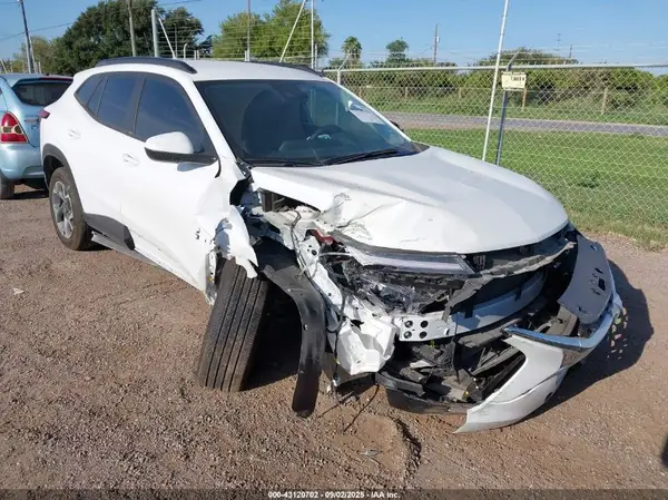KL77LHEP9SC045849 2025 CHEVROLET TRAX - Image 1