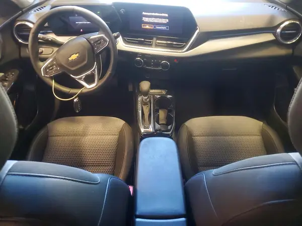 KL77LHEP9SC046595 2025 CHEVROLET TRAX - Image 8