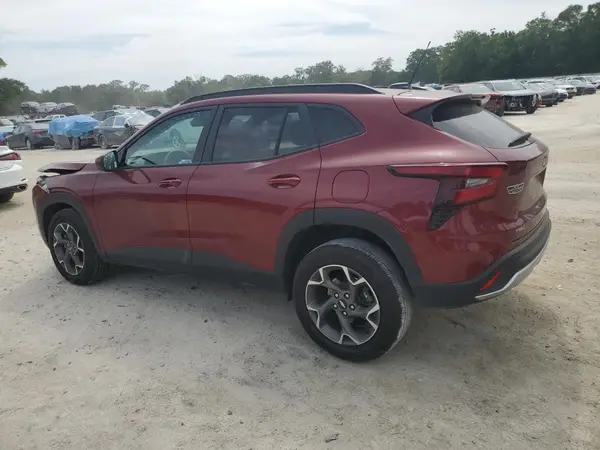 KL77LHEP9SC048878 2025 CHEVROLET TRAX - Image 2