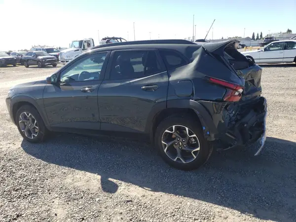 KL77LHEP9SC064840 2025 CHEVROLET TRAX - Image 2
