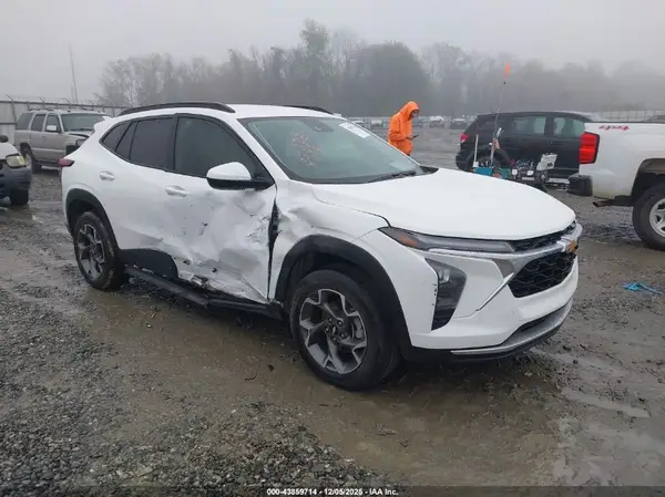 KL77LHEP9SC099541 2025 CHEVROLET TRAX - Image 1