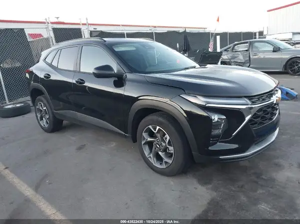 KL77LHEP9SC102373 2025 CHEVROLET TRAX - Image 1
