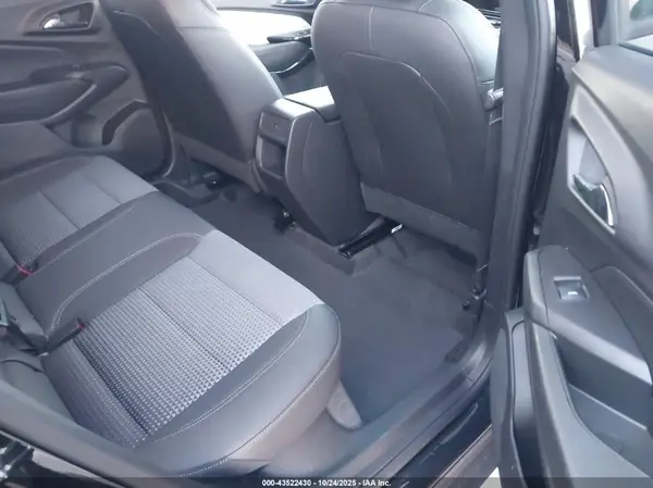 KL77LHEP9SC102373 2025 CHEVROLET TRAX - Image 8