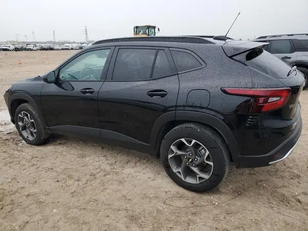 KL77LHEP9SC102793 2025 CHEVROLET TRAX - Image 2