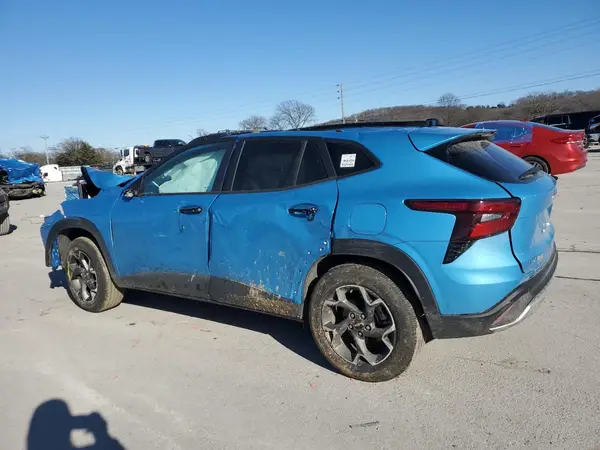 KL77LHEP9SC105967 2025 CHEVROLET TRAX - Image 2