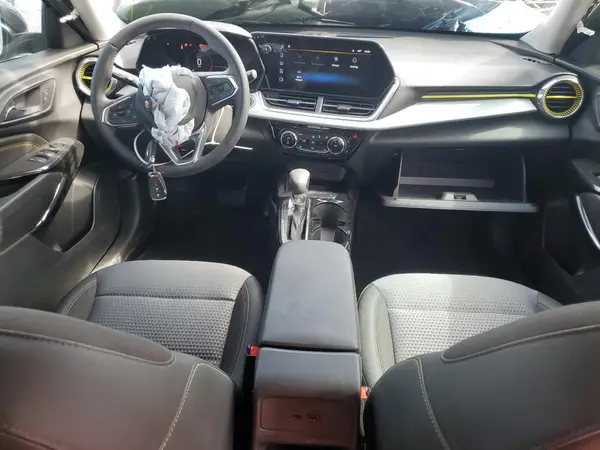 KL77LHEP9SC109887 2025 CHEVROLET TRAX - Image 8