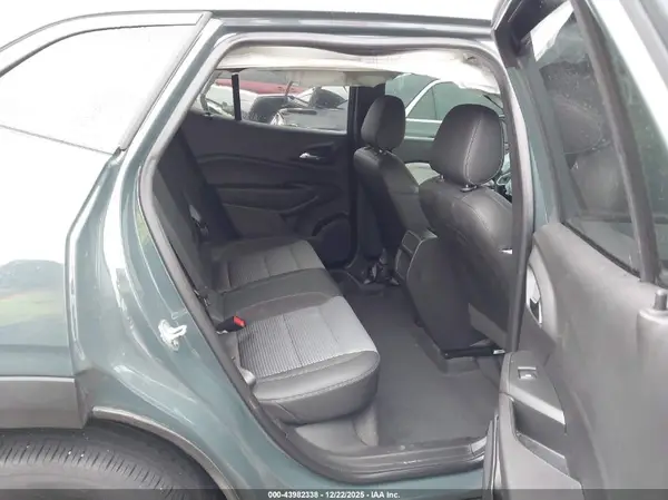 KL77LHEP9SC110120 2025 CHEVROLET TRAX - Image 8