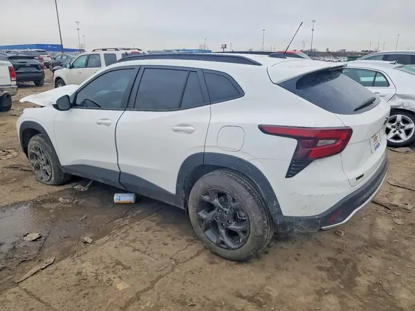 KL77LHEP9SC116841 2025 CHEVROLET TRAX - Image 2