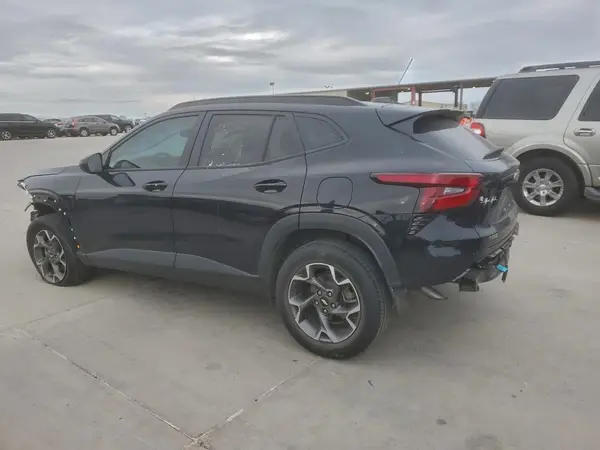 KL77LHEP9SC120775 2025 CHEVROLET TRAX - Image 2