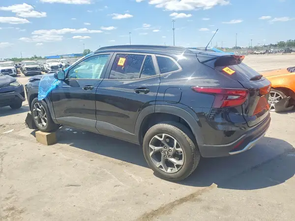 KL77LHEP9SC131744 2025 CHEVROLET TRAX - Image 2